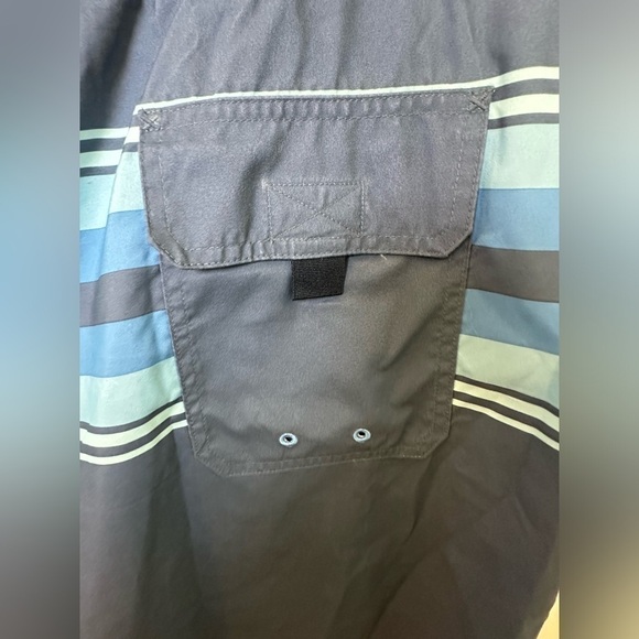 Vineyard Vines Swim Trunks Mens XL Swim Shorts Striped Surfer Beach Summer - Picture 7 of 13